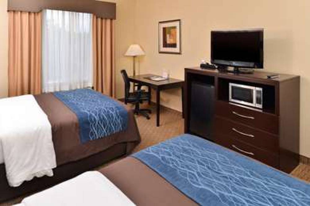 COMFORT INN AND SUITES 8