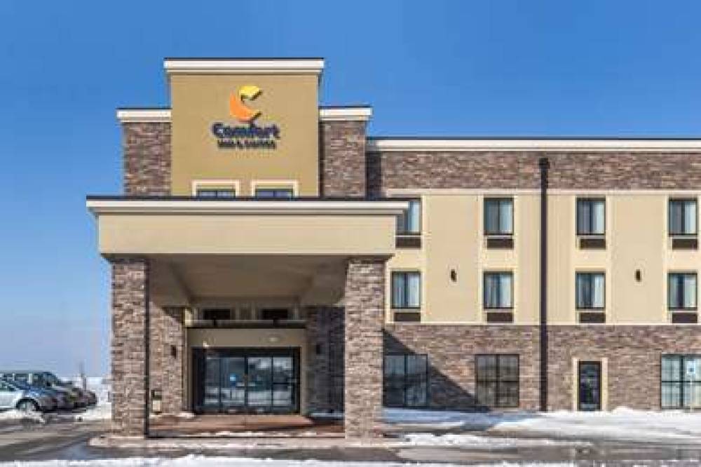 COMFORT INN AND SUITES 2