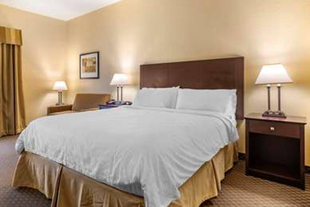 COMFORT INN AND SUITES DAHLONEGA UN 6