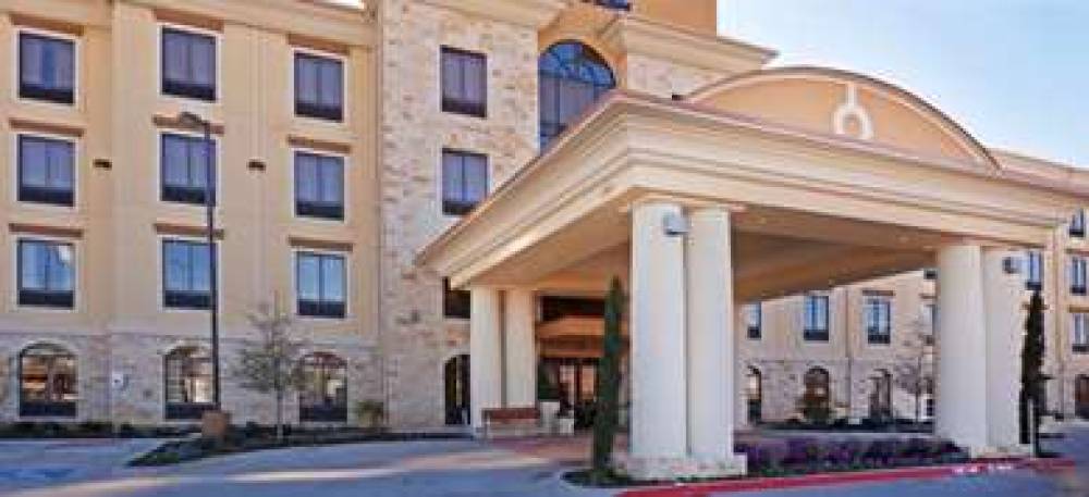 COMFORT INN AND SUITES DALLAS 1