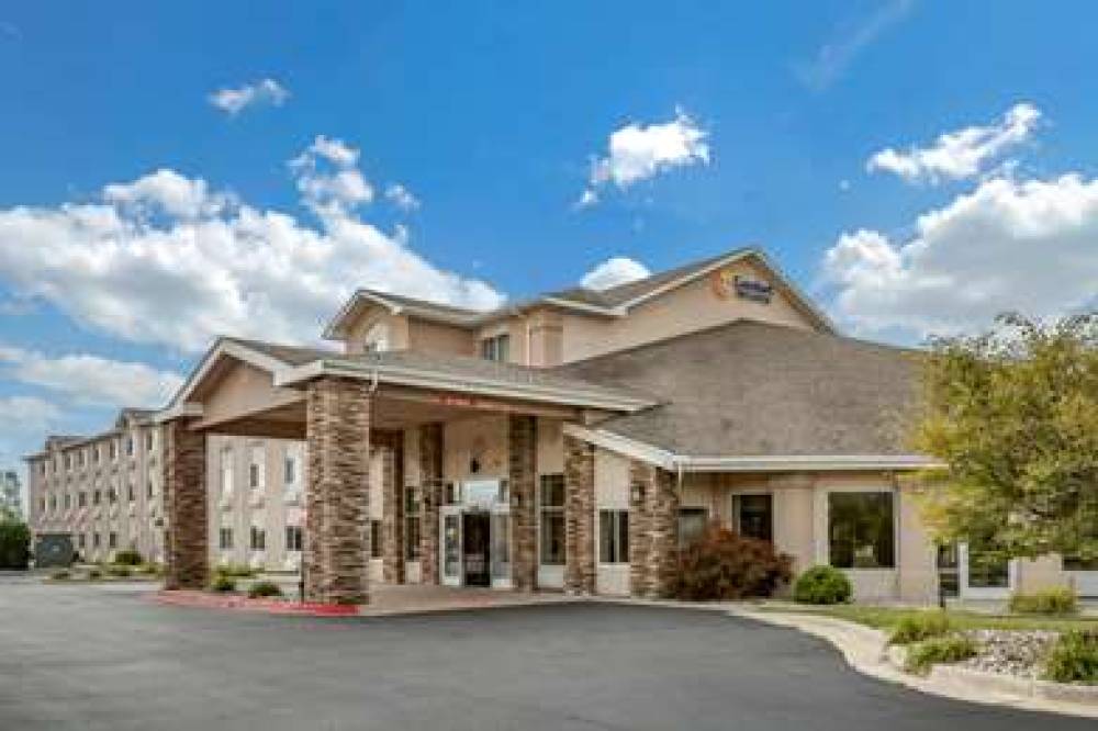 Comfort Inn And Suites Dimondale - Lansing 1