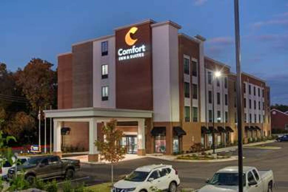 COMFORT INN AND SUITES DOWNTOWN NEA 3