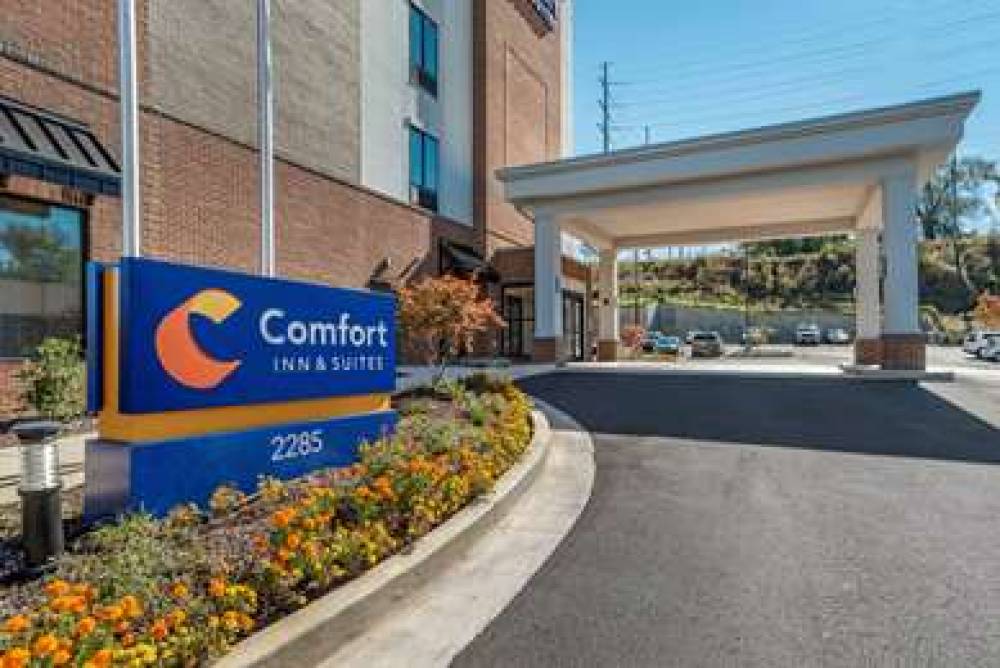 COMFORT INN AND SUITES DOWNTOWN NEA 2