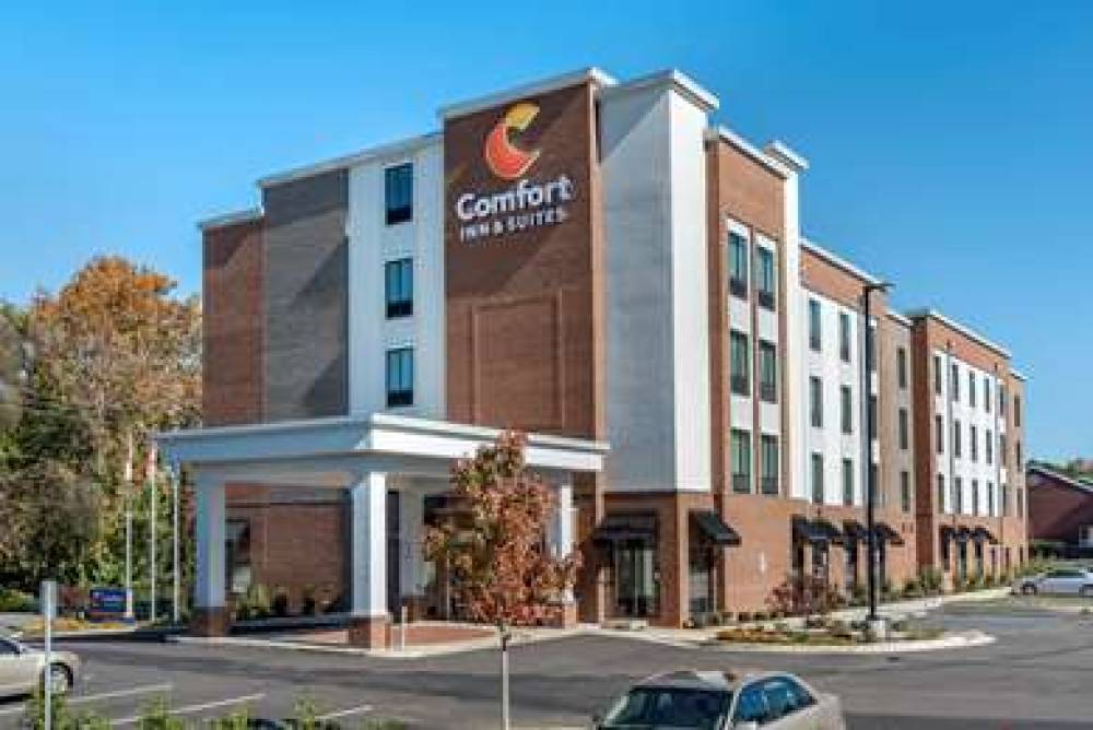 COMFORT INN AND SUITES DOWNTOWN NEA 1