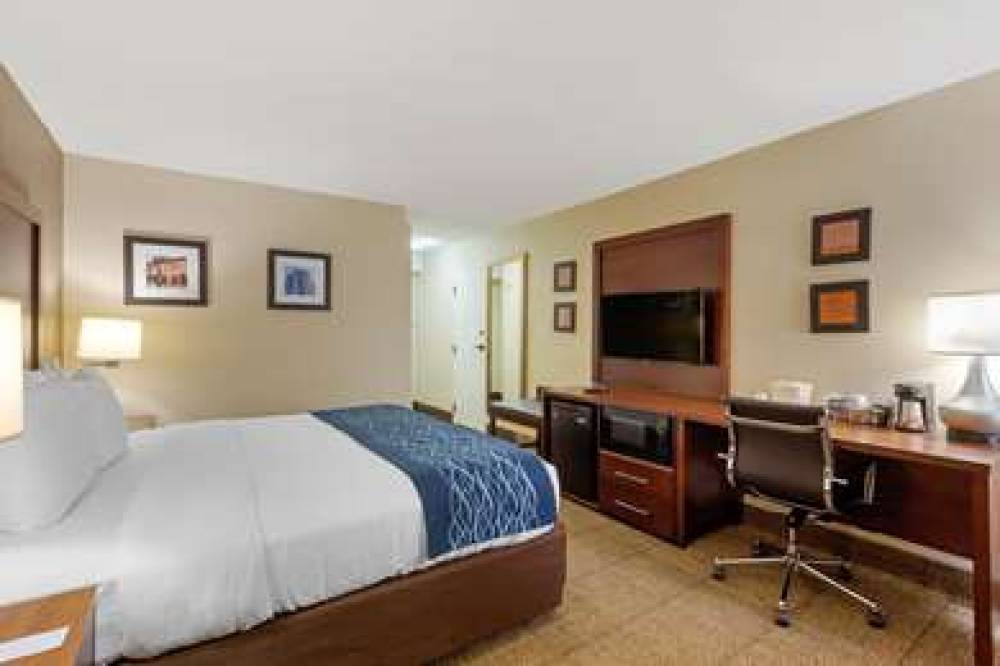 COMFORT INN AND SUITES DURHAM NEAR 7