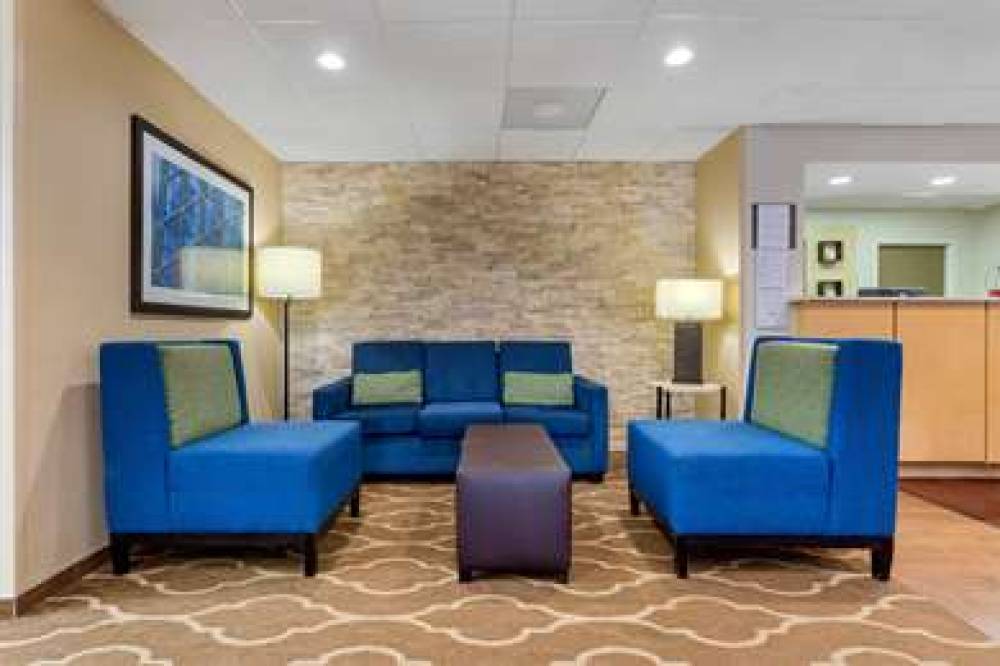 COMFORT INN AND SUITES DURHAM NEAR 4