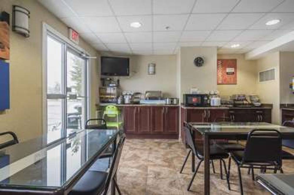 Comfort Inn And Suites Edson 9