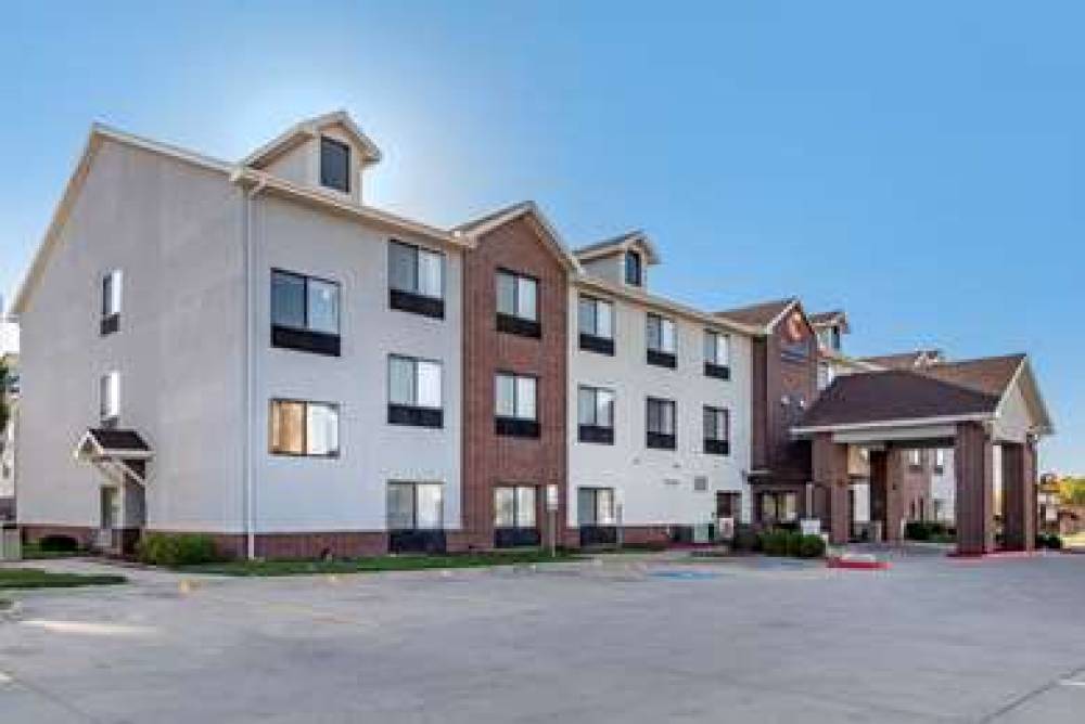 COMFORT INN AND SUITES EMPORIA 1