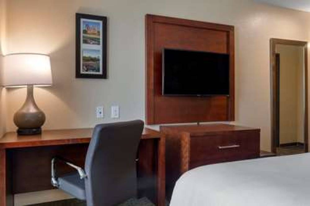 COMFORT INN AND SUITES EULESS DFW W 8