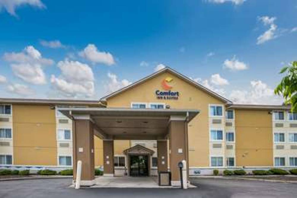 COMFORT INN AND SUITES FAIRBORN NEA 2