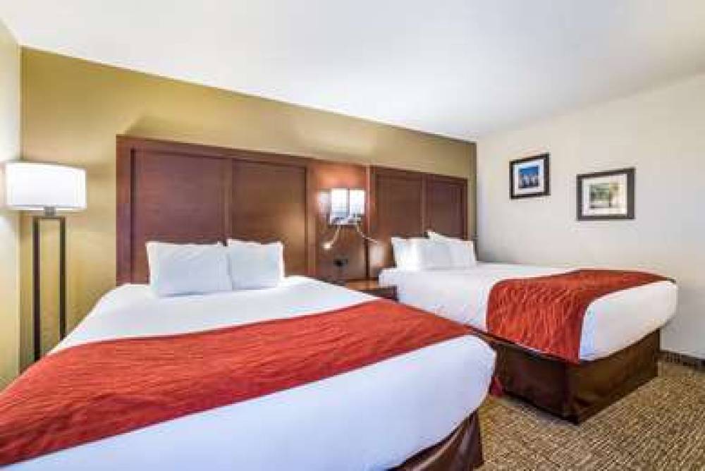 COMFORT INN AND SUITES FAIRBORN NEA 9