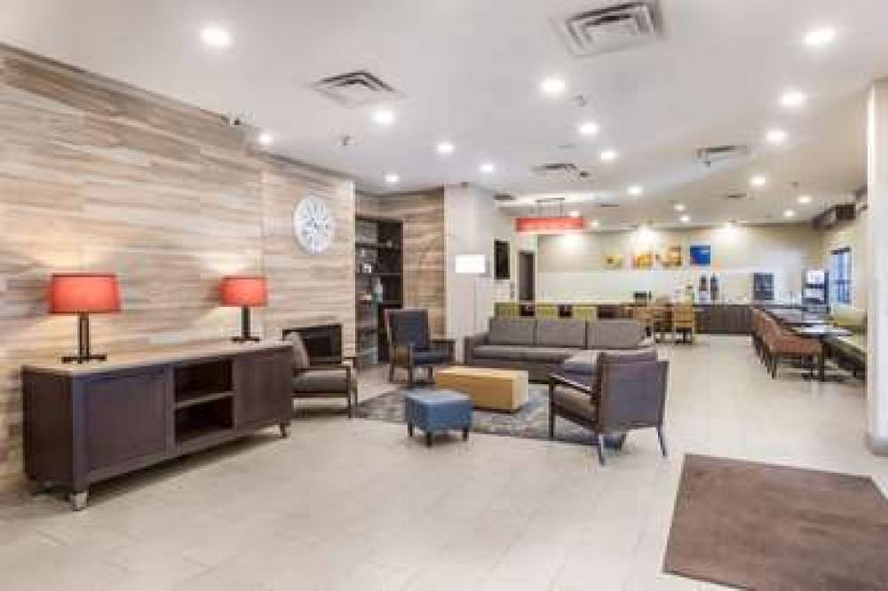 COMFORT INN AND SUITES FAIRBURN 4