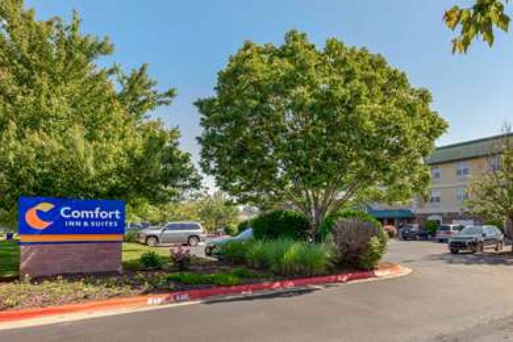 Comfort Inn And Suites Fayetteville 1