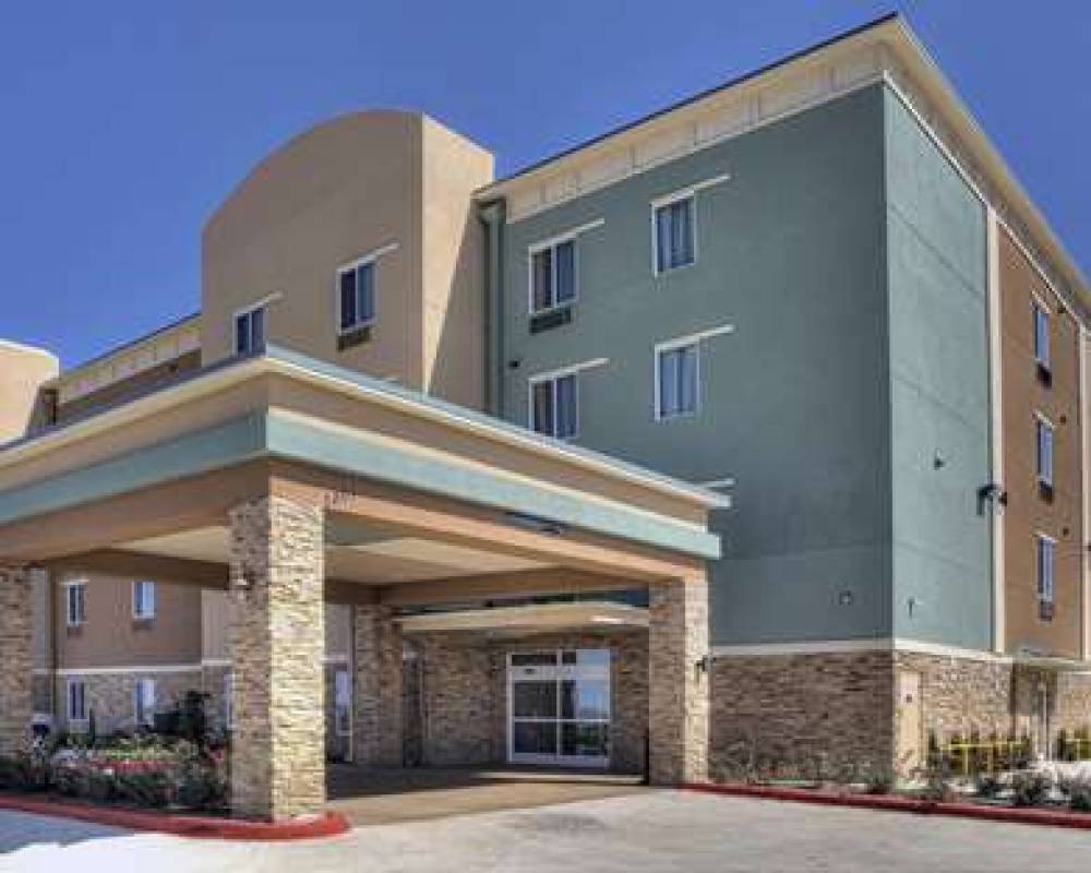 COMFORT INN AND SUITES FORT WORTH W 1