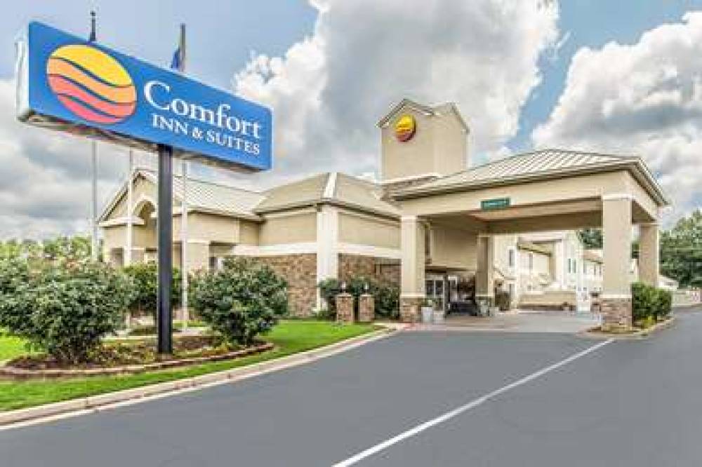 COMFORT INN AND SUITES GREENWOOD NE 1