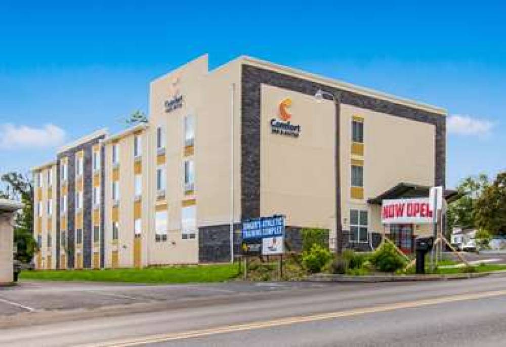 COMFORT INN AND SUITES HARRISBURG - 2