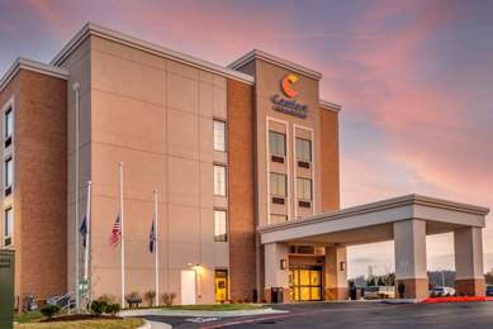 COMFORT INN AND SUITES HARRISONBURG 1