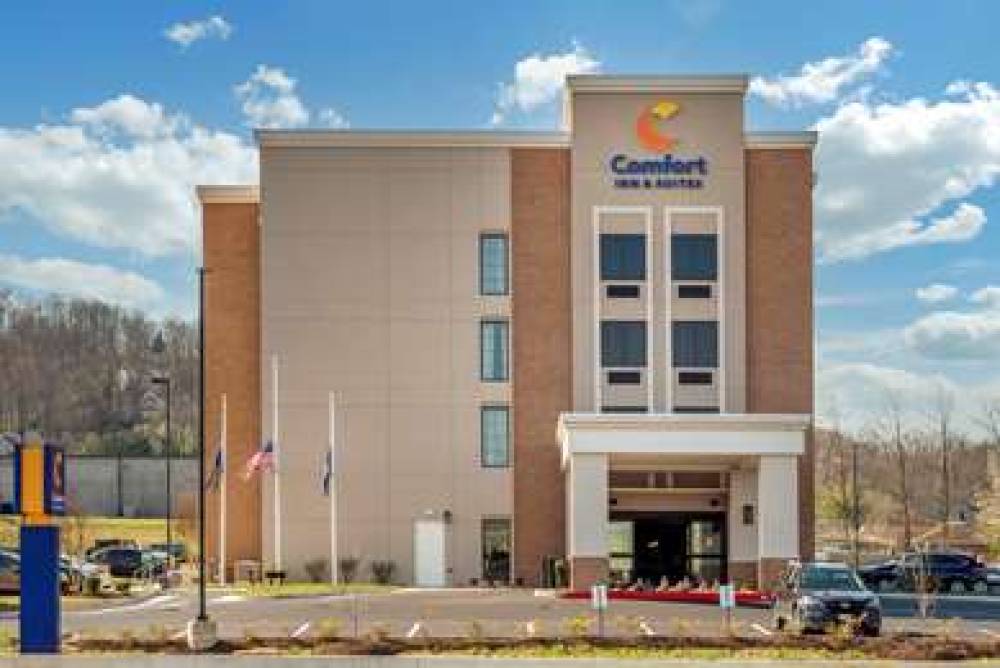 COMFORT INN AND SUITES HARRISONBURG 4