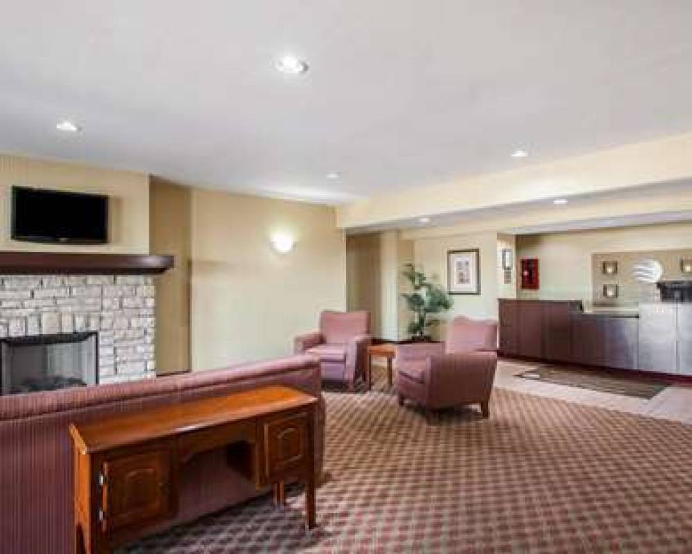 Comfort Inn And Suites Harrisonville 7