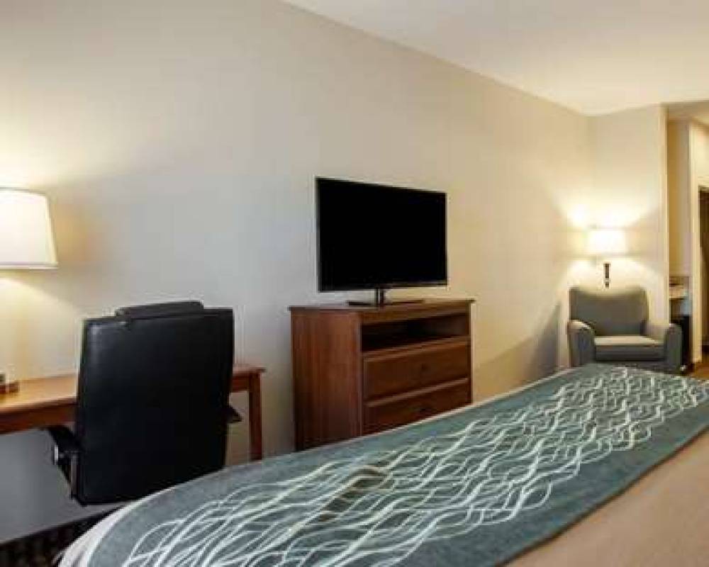 Comfort Inn And Suites Harrisonville 9