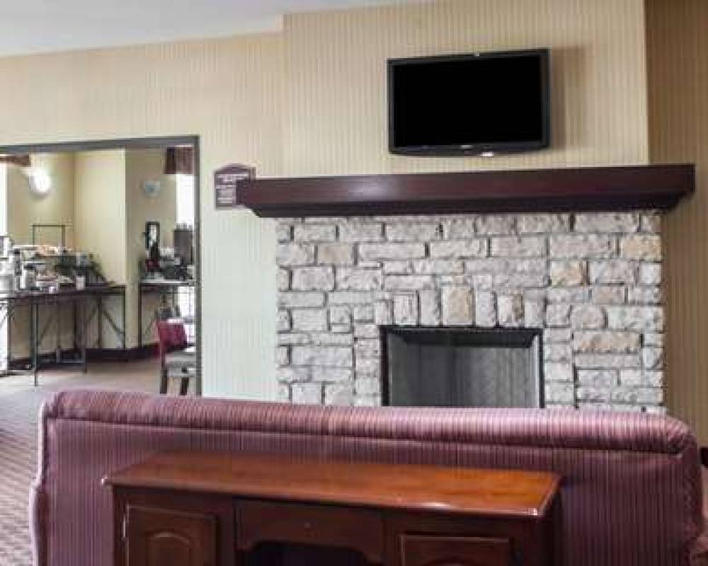 Comfort Inn And Suites Harrisonville 6