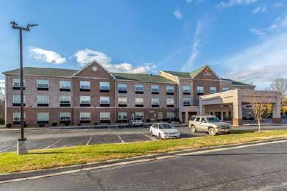 COMFORT INN AND SUITES HIGH POINT - 2