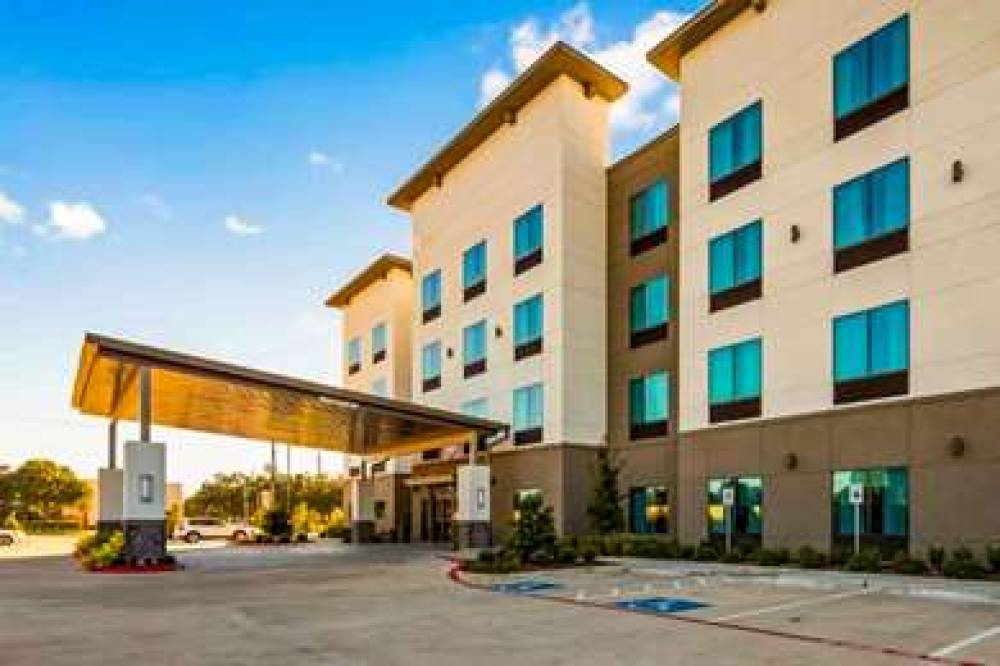 COMFORT INN AND SUITES HOUSTON I-45 1