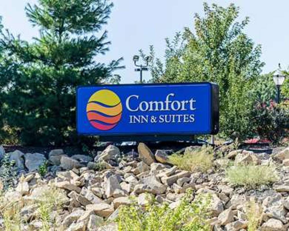 Comfort Inn And Suites Lawrence 2