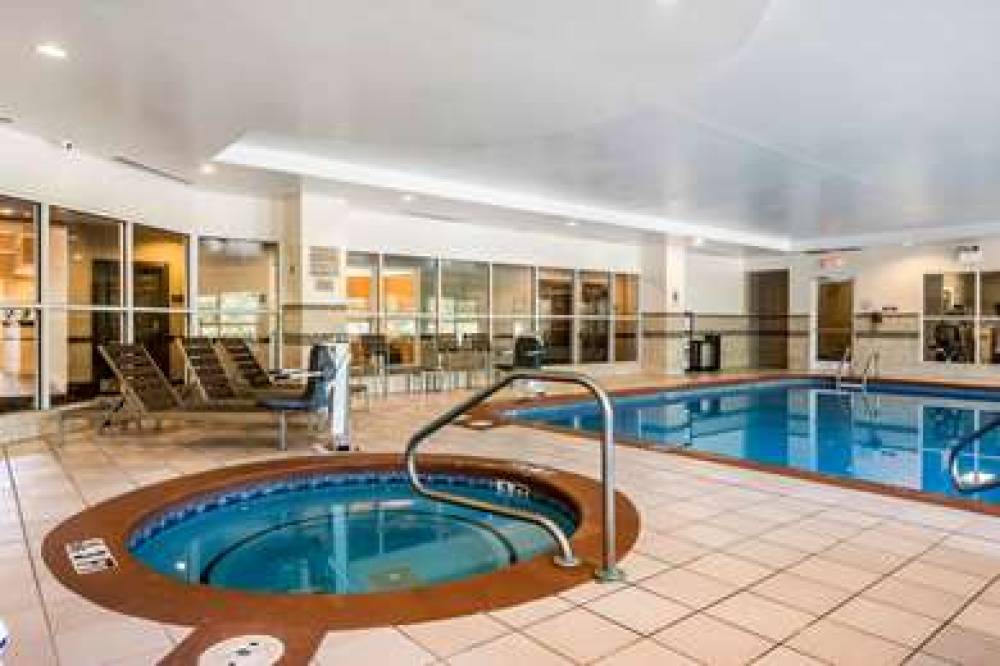 COMFORT INN AND SUITES LITHIA SPRIN 9