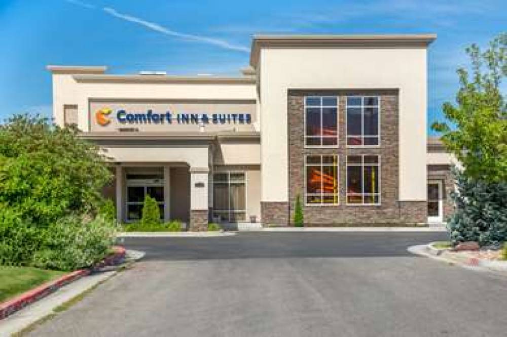 COMFORT INN AND SUITES LOGAN NEAR U 1