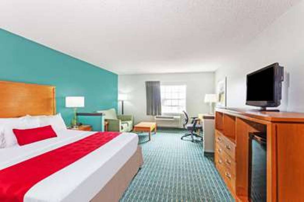 COMFORT INN AND SUITES LOUISVILLE A 9