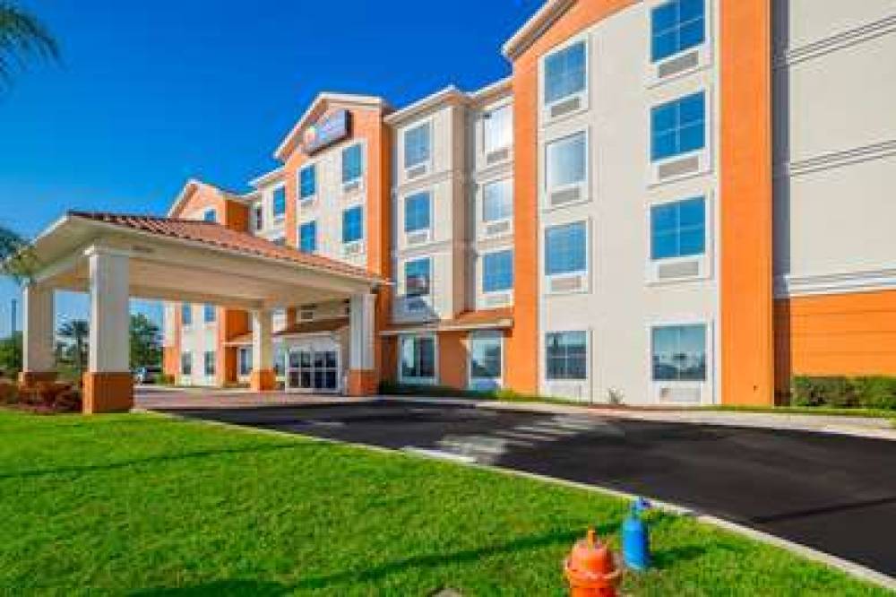 Comfort Inn And Suites Maingate South 1