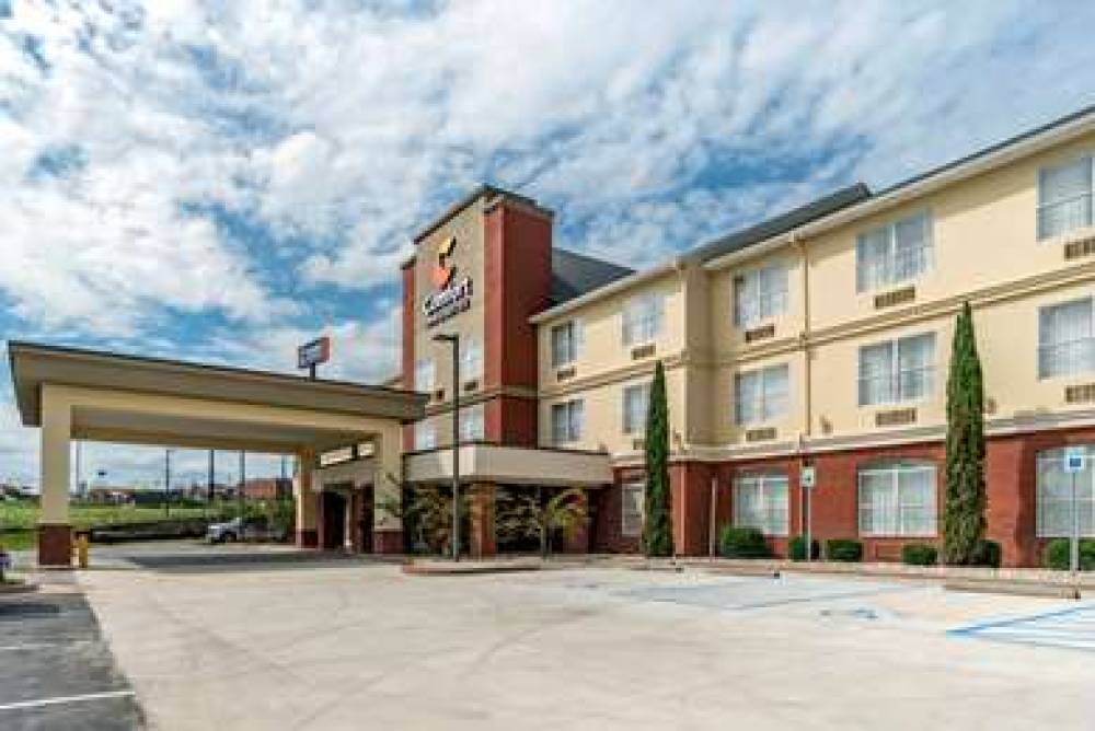 COMFORT INN AND SUITES MILLBROOK-PR 2