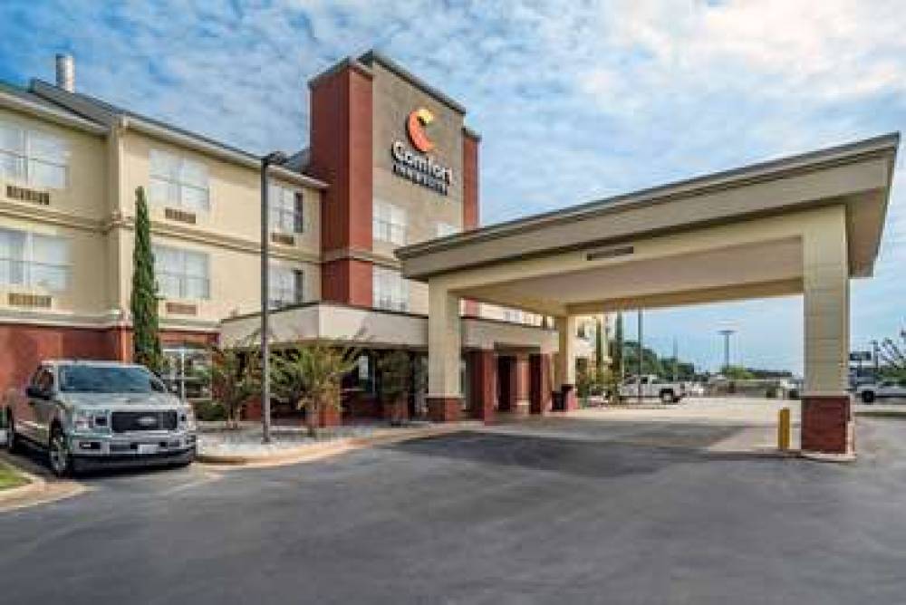 Comfort Inn And Suites Millbrook Pr