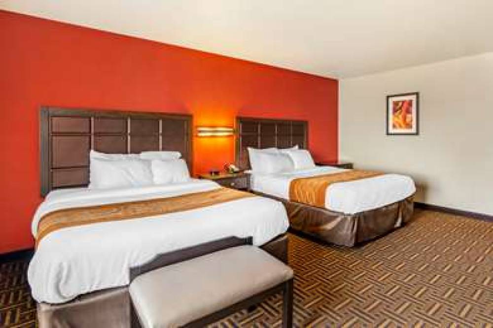 COMFORT INN AND SUITES MINOT 6