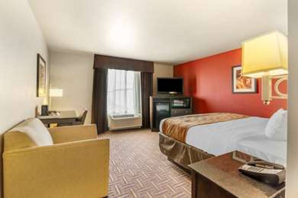 COMFORT INN AND SUITES MINOT 10