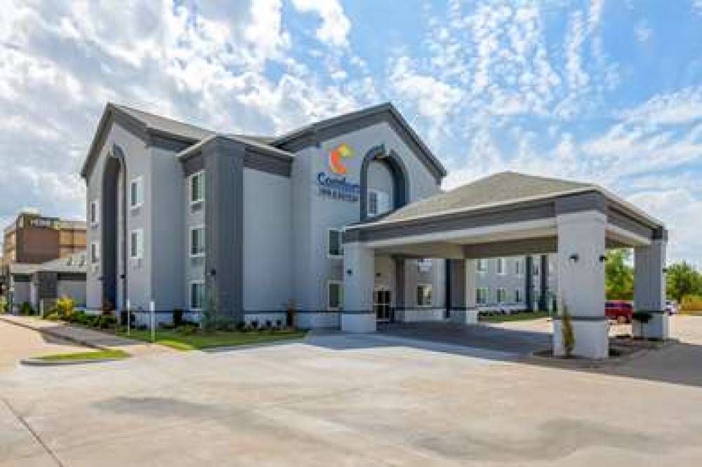 COMFORT INN AND SUITES MUSKOGEE 2