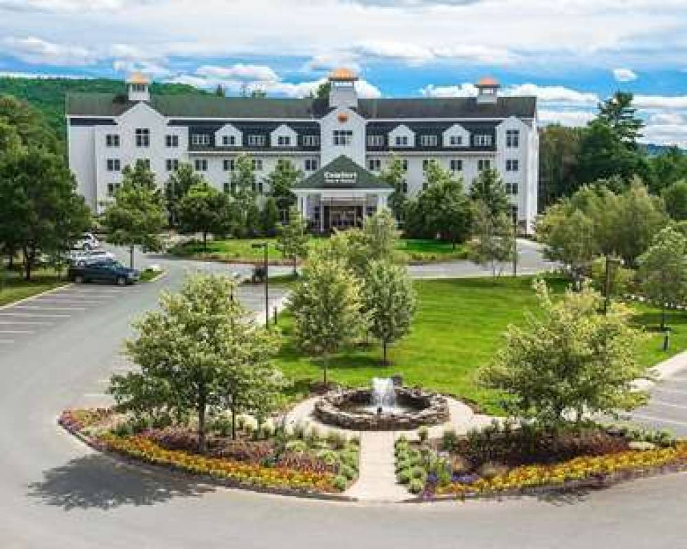 Comfort Inn And Suites Near Burke Mountain 1