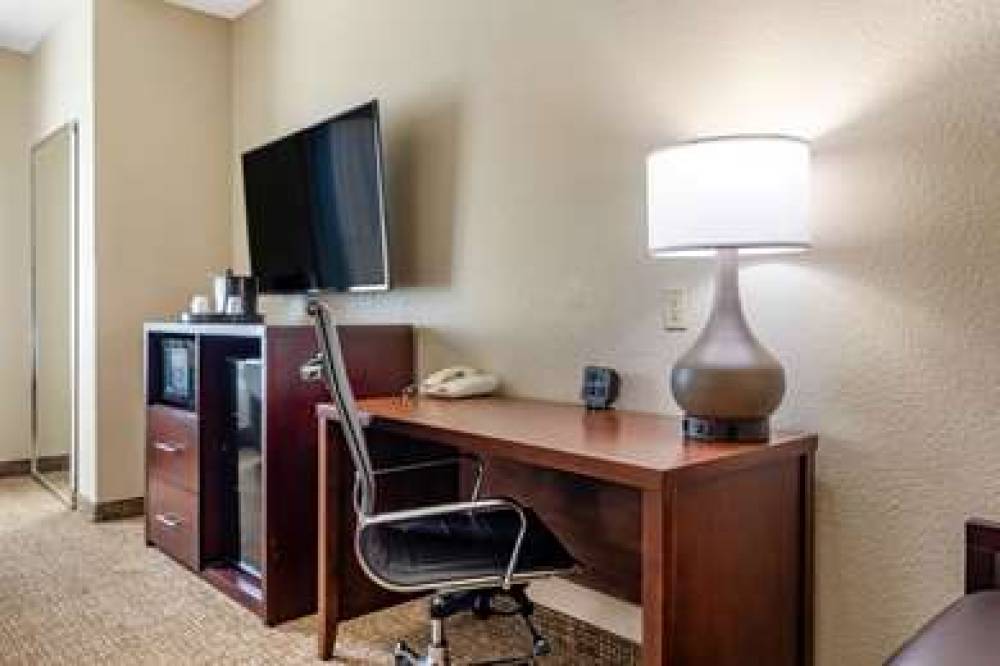 Comfort Inn And Suites Near Lake Lewisville 9