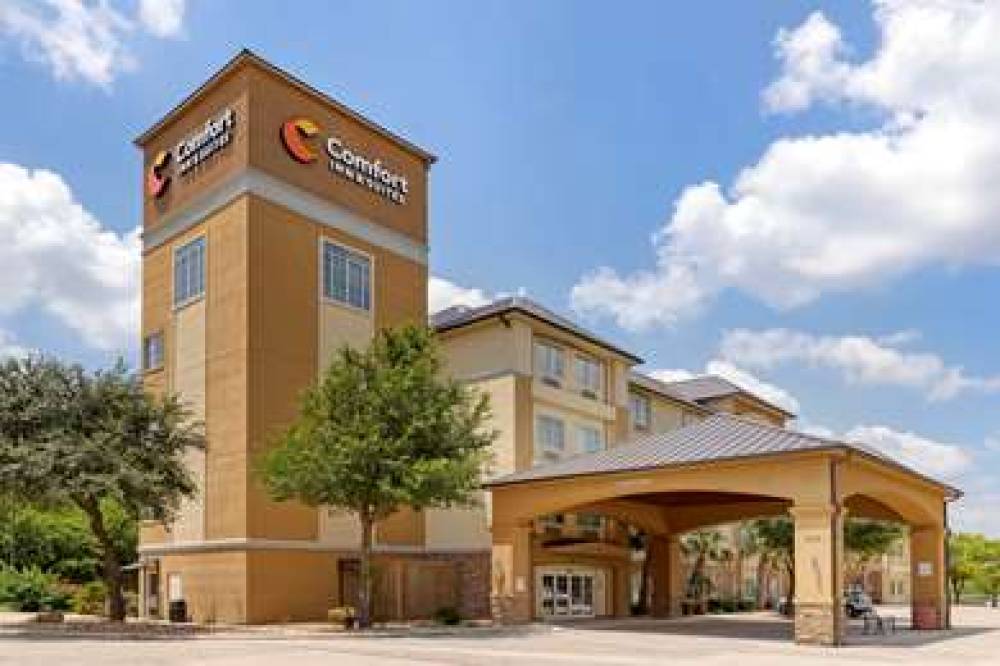 COMFORT INN AND SUITES NEAR SIX FLA 2