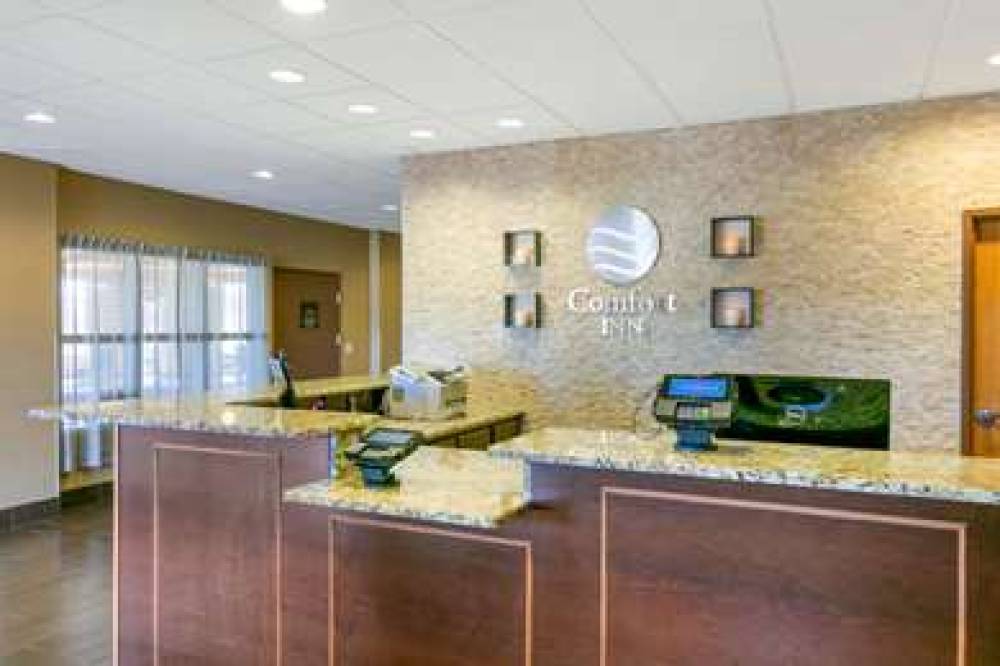 COMFORT INN AND SUITES NEAR UNIVERS 4