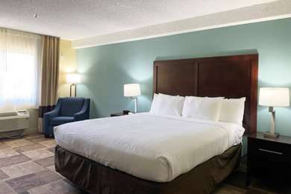 Comfort Inn And Suites Newark 8