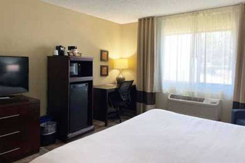 Comfort Inn And Suites Newark 9