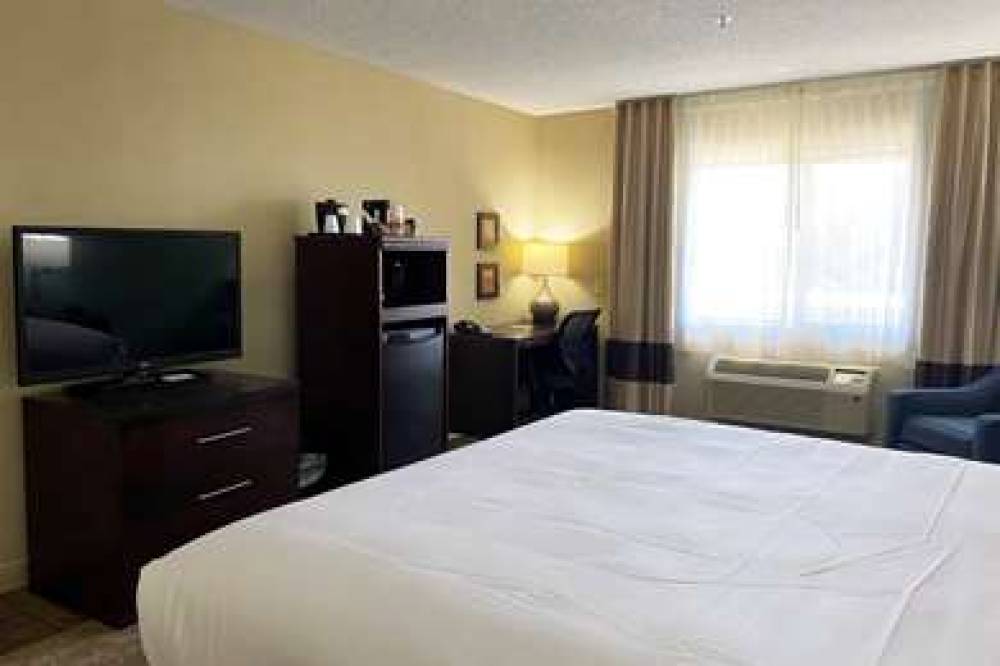 Comfort Inn And Suites Newark 10