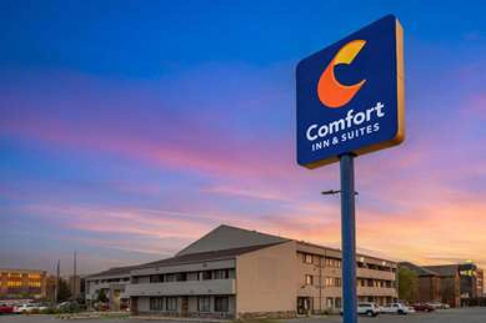 Comfort Inn And Suites North At The Pyramids 4