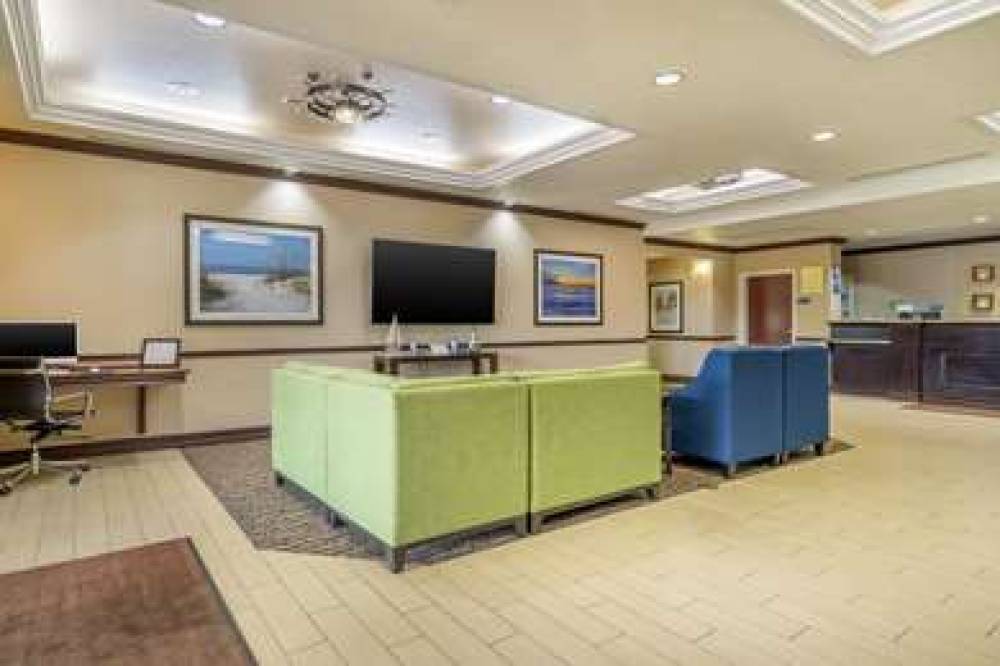 Comfort Inn And Suites Northeast - Gateway 5