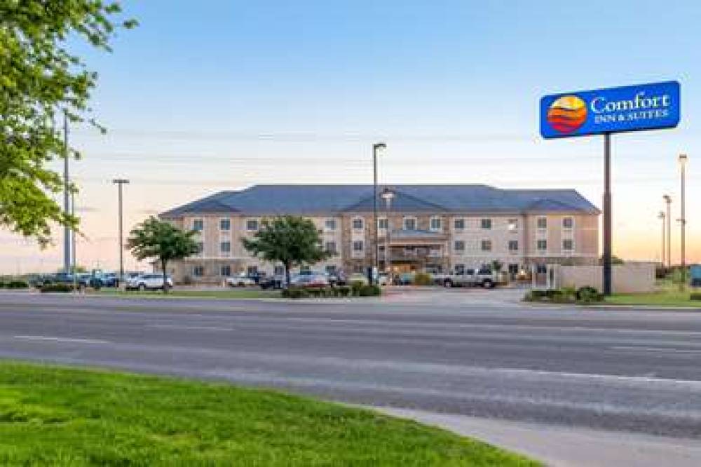 Comfort Inn And Suites Odessa 2