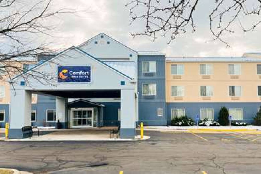 COMFORT INN AND SUITES OLATHE - KAN 3