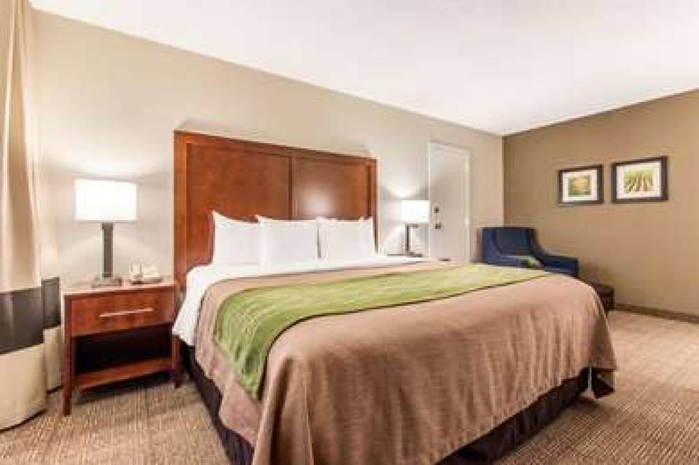 Comfort Inn And Suites Omaha 9