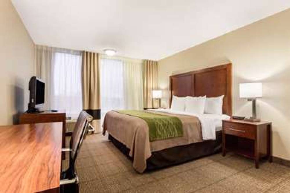 Comfort Inn And Suites Omaha 8